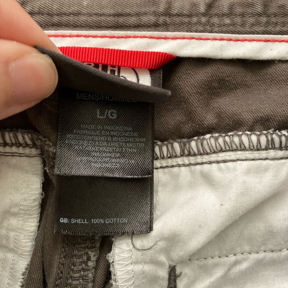 North Face Gray  shorts Men’s size large - Picture 4 of 6